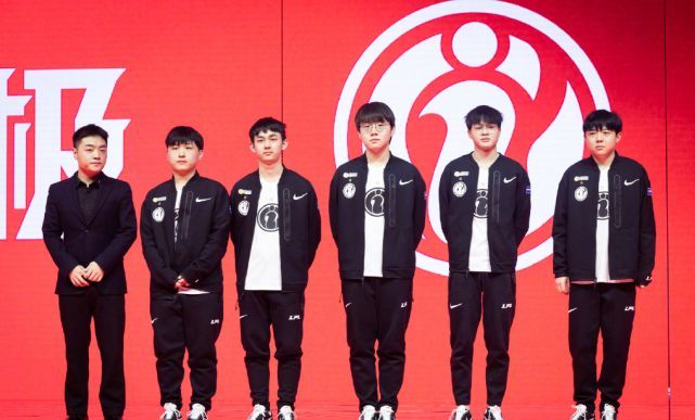 斯特林留队切尔西：我的家人已在伦敦扎根，这就是我留下的理由