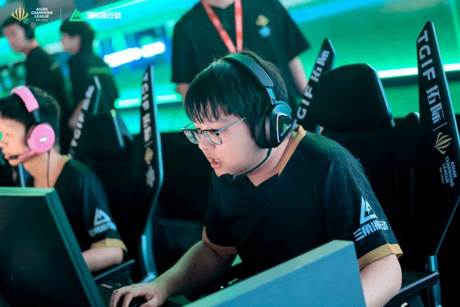 先于个人利 先于个人利